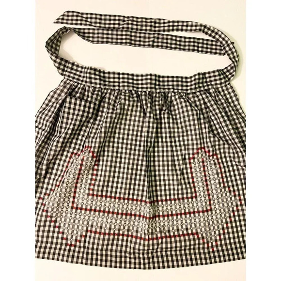 Vintage Black White and Red Checkered Half Apron One Pocket Tie Back - Picture 5 of 12